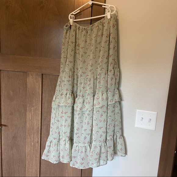 Vylette Floral Flowy Chiffon Tiered Maxi Skirt Green Size XL - Picture 2 of 8